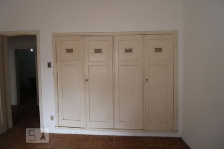 Casa à venda com 220m², 5 quartos e 2 vagasQuarto 3