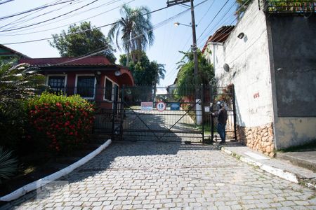 Casa de condomínio à venda com 118m², 3 quartos e 2 vagas Casa de condomínio à venda com 118m², 3 quartos e 2 vagasFachada