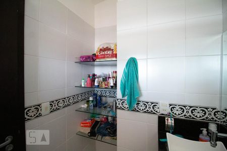 Casa de condomínio à venda com 118m², 3 quartos e 2 vagas Casa de condomínio à venda com 118m², 3 quartos e 2 vagasBanheiro Suite