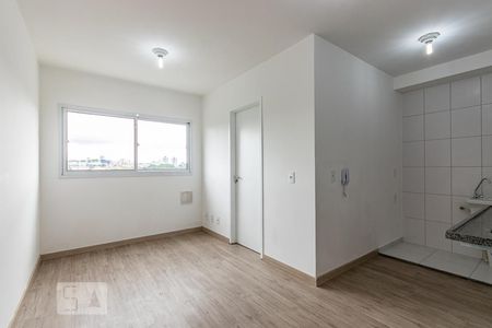 Sala  de apartamento para alugar com 2 quartos, 34m² em Vila Pierina, São Paulo