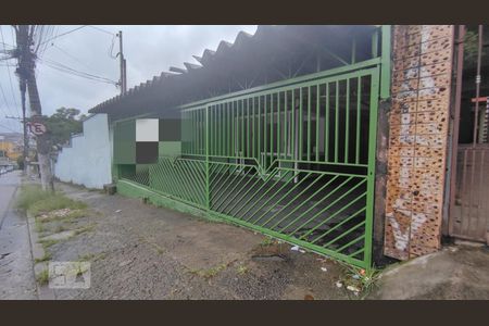 Casa à venda com 120m², 3 quartos e 2 vagas Casa à venda com 120m², 3 quartos e 2 vagasfachada