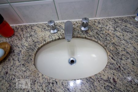 Apartamento à venda com 73m², 3 quartos e 2 vagasBanheiro da Suíte