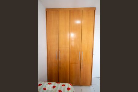 Apartamento à venda com 73m², 3 quartos e 2 vagasQuarto 2 - Armários