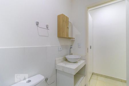 Banheiro de kitnet/studio para alugar com 1 quarto, 20m² em Cidade Universitária, Campinas