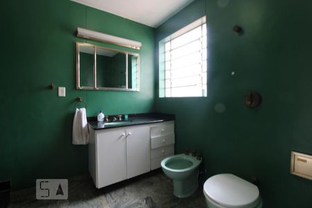 Casa para alugar com 280m², 3 quartos e 2 vagasBanheiro da suíte