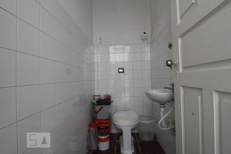 Casa para alugar com 280m², 3 quartos e 2 vagasBanheiro da edícula