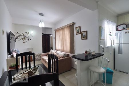 Sala de apartamento à venda com 2 quartos, 51m² em Vila São Pedro, Santo André