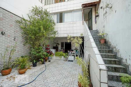 Casa à venda com 600m², 4 quartos e 2 vagasQuintal