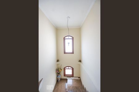 Casa à venda com 600m², 4 quartos e 2 vagasEscada