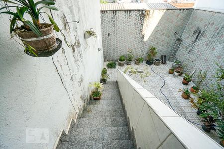 Casa à venda com 600m², 4 quartos e 2 vagasEscada