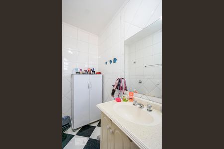 Casa à venda com 600m², 4 quartos e 2 vagasBanheiro da suíte 02