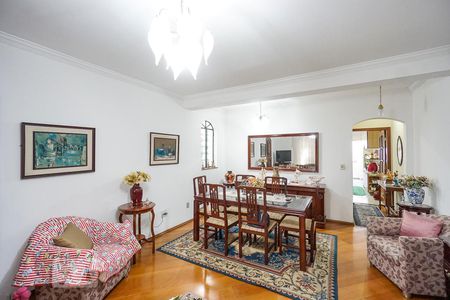 Sala de casa à venda com 4 quartos, 600m² em Vila Carrao, São Paulo