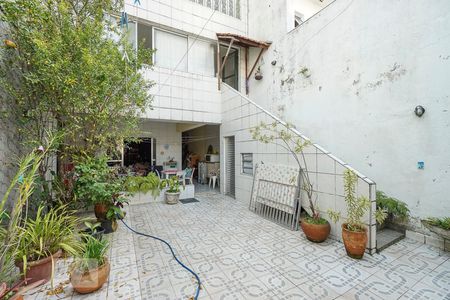 Casa à venda com 600m², 4 quartos e 2 vagasQuintal