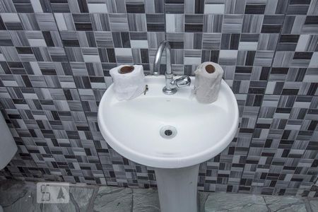 Casa à venda com 93m², 2 quartos e sem vagaDetalhe Banheiro