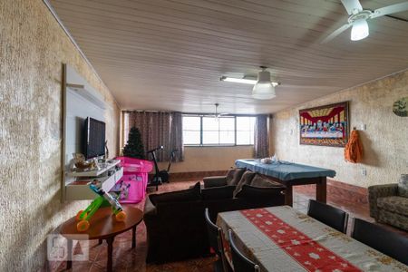 Casa à venda com 350m², 5 quartos e 3 vagasÁrea churrasqueira