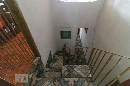Casa à venda com 350m², 5 quartos e 3 vagasEscada terceiro andar