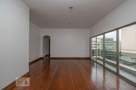 Apartamento à venda com 135m², 4 quartos e 3 vagasSala
