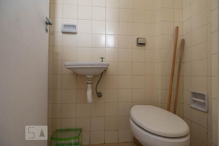 Apartamento à venda com 135m², 4 quartos e 3 vagasBanheiro de Serviço