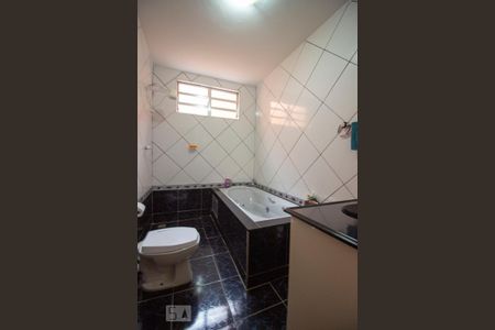 Casa à venda com 260m², 3 quartos e 4 vagasBanheiro