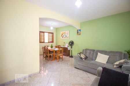 Casa à venda com 260m², 3 quartos e 4 vagasSala