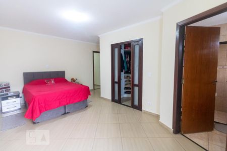 Casa à venda com 186m², 3 quartos e 4 vagasSuíte 2