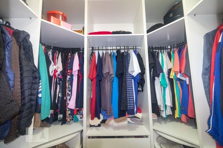 Casa à venda com 186m², 3 quartos e 4 vagasCloset da Suíte 2