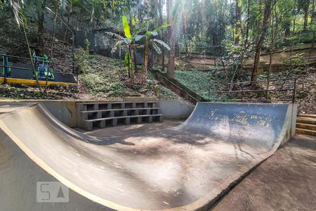 Apartamento para alugar com 55m², 2 quartos e 2 vagasÁrea Comum do Club - Pista de Skate