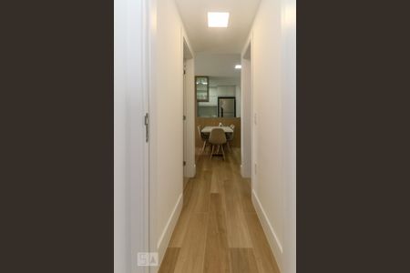 Apartamento para alugar com 72m², 2 quartos e 1 vagaCorredor