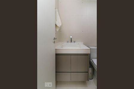 Apartamento para alugar com 72m², 2 quartos e 1 vagaSuíte