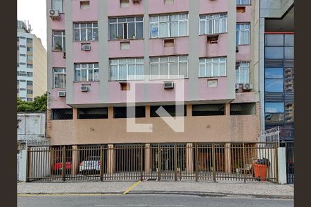 Apartamento à venda com 99m², 2 quartos e 1 vaga Apartamento à venda com 99m², 2 quartos e 1 vagaFachada e portaria