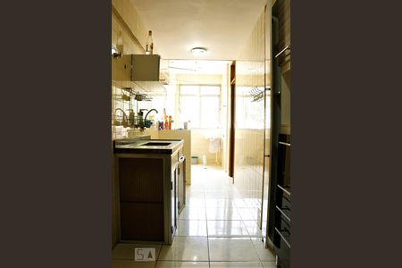 Apartamento à venda com 72m², 2 quartos e 2 vagasCozinha