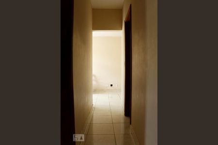Apartamento à venda com 72m², 2 quartos e 2 vagasCorredor 