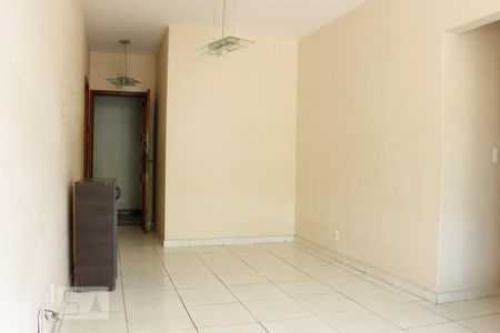 Apartamento à venda com 72m², 2 quartos e 2 vagasSala