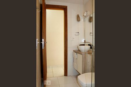 Apartamento à venda com 72m², 2 quartos e 2 vagasBanheiro 