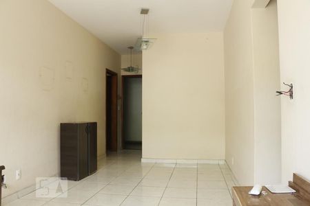 Apartamento à venda com 72m², 2 quartos e 2 vagasSala