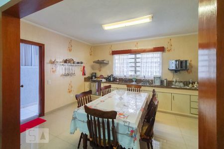 Casa à venda com 250m², 3 quartos e 4 vagas Casa à venda com 250m², 3 quartos e 4 vagasCozinha