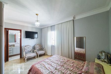 Casa à venda com 250m², 3 quartos e 4 vagas Casa à venda com 250m², 3 quartos e 4 vagasQuarto 3 - suite