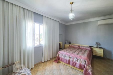 Casa à venda com 250m², 3 quartos e 4 vagas Casa à venda com 250m², 3 quartos e 4 vagasQuarto 3 - suite