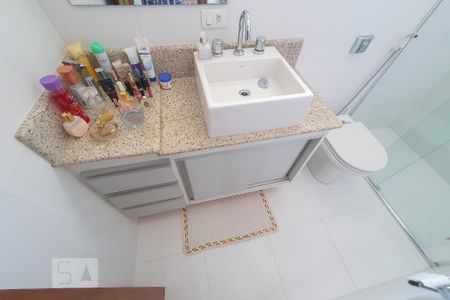 Casa à venda com 250m², 3 quartos e 4 vagas Casa à venda com 250m², 3 quartos e 4 vagasQuarto 3 - suite