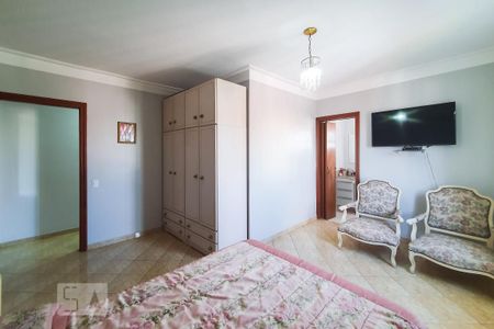 Casa à venda com 250m², 3 quartos e 4 vagas Casa à venda com 250m², 3 quartos e 4 vagasQuarto 3 - suite