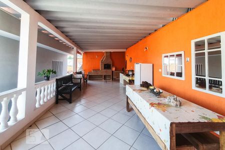 Casa à venda com 250m², 3 quartos e 4 vagas Casa à venda com 250m², 3 quartos e 4 vagasChurrasqueira