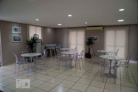 Apartamento para alugar com 65m², 2 quartos e 1 vaga Apartamento para alugar com 65m², 2 quartos e 1 vagaÁrea comum - Salão de festas