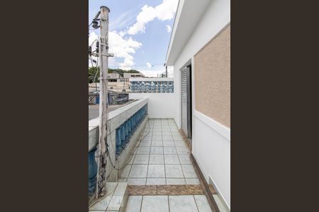 Casa para alugar com 150m², 4 quartos e 1 vaga Casa para alugar com 150m², 4 quartos e 1 vagaSacada do Quarto 1