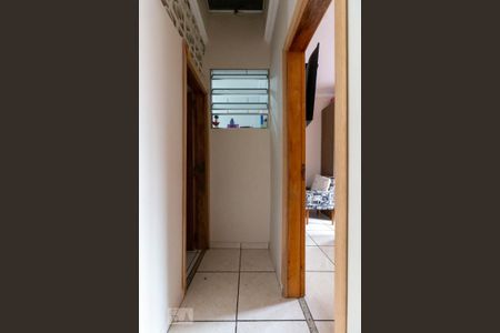 Acesso Banheiro e Quarto 2 de casa à venda com 5 quartos, 150m² em Conjunto Residencial José Bonifácio, São Paulo