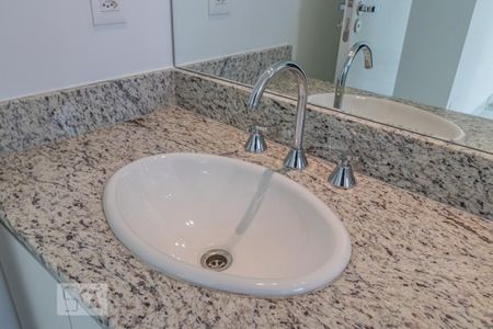 Apartamento à venda com 109m², 3 quartos e 2 vagasDetalhe do Banheiro da Suíte