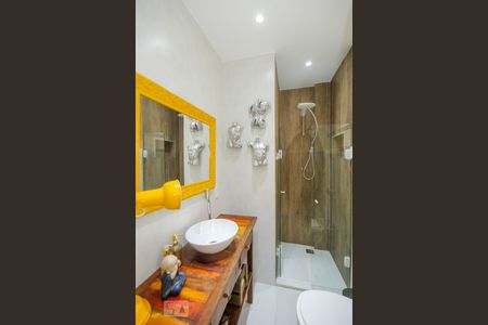 Banheiro  de apartamento para alugar com 1 quarto, 33m² em Copacabana, Rio de Janeiro