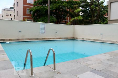 Apartamento para alugar com 267m², 4 quartos e 2 vagas Apartamento para alugar com 267m², 4 quartos e 2 vagasÁrea comum - Piscina
