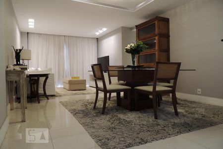 Apartamento para alugar com 2 quartos, 99m² em Jacarepaguá, Rio de Janeiro