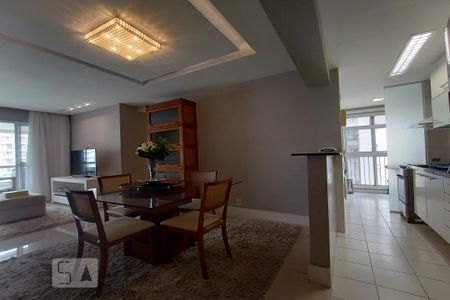 Sala de apartamento para alugar com 2 quartos, 99m² em Jacarepaguá, Rio de Janeiro
