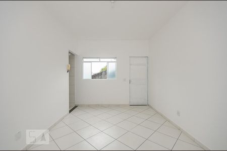 Sala de casa para alugar com 2 quartos, 72m² em Salgado Filho, Belo Horizonte